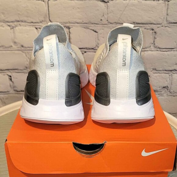 Brand New Women's Nike Phantom Run 2 - Picture 3 of 7
